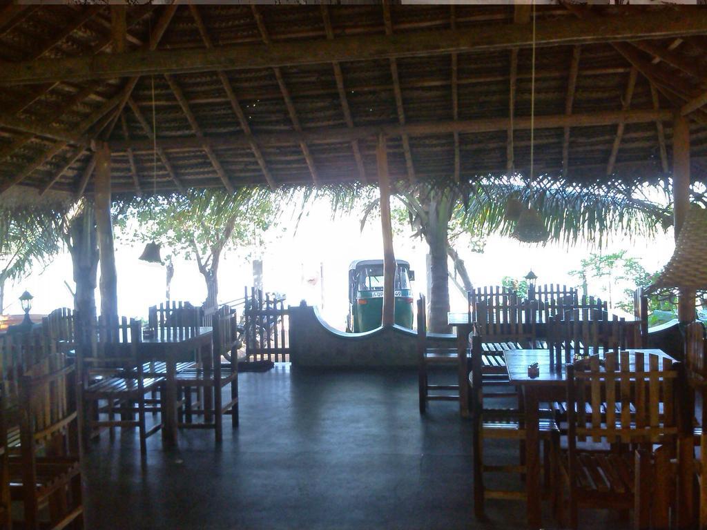 Fishermens Lodge & Restaurant Ranna Экстерьер фото