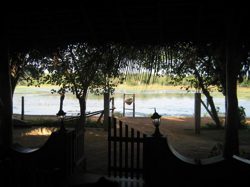 Fishermens Lodge & Restaurant Ranna Экстерьер фото